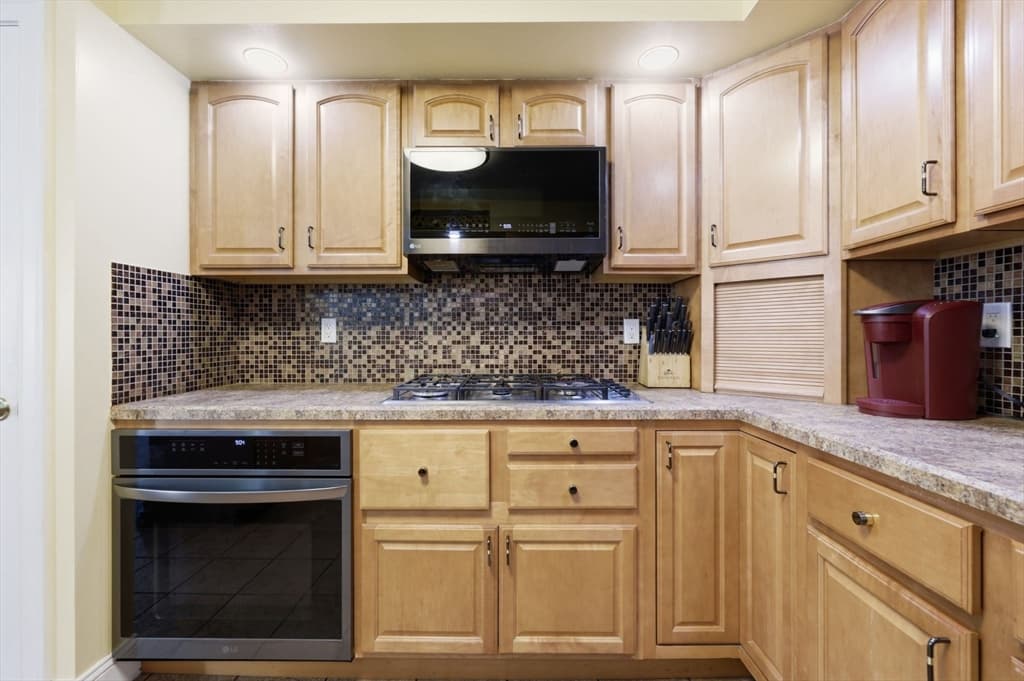 32 Waterford Dr, Westfield MA 01085 photo 10