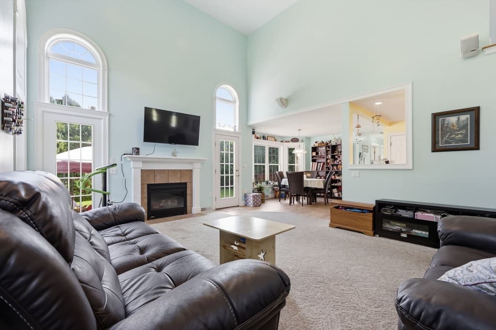 32 Waterford Dr, Westfield MA 01085 photo 8