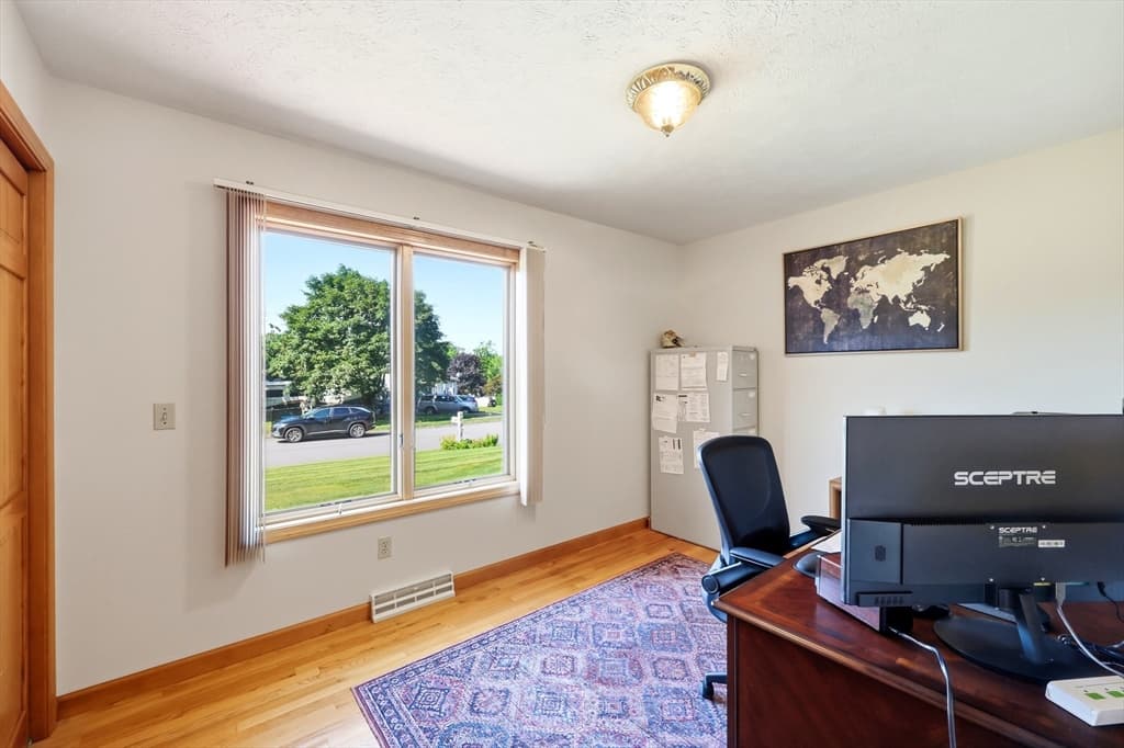 142 Oak Knoll Cir, Ludlow MA 01056 photo 16