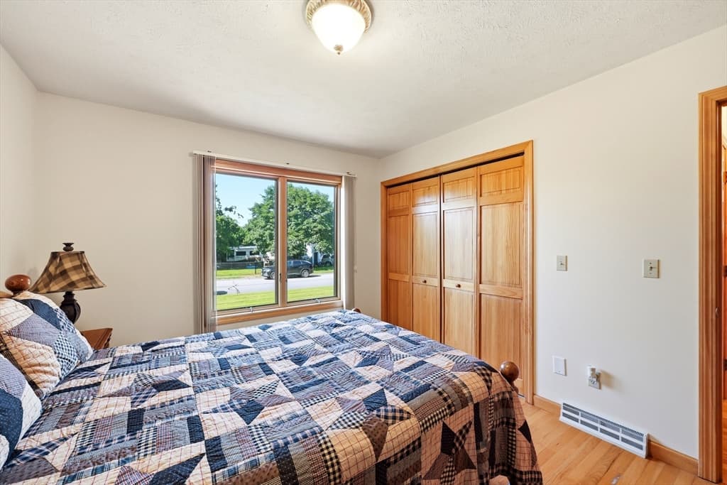 142 Oak Knoll Cir, Ludlow MA 01056 photo 20