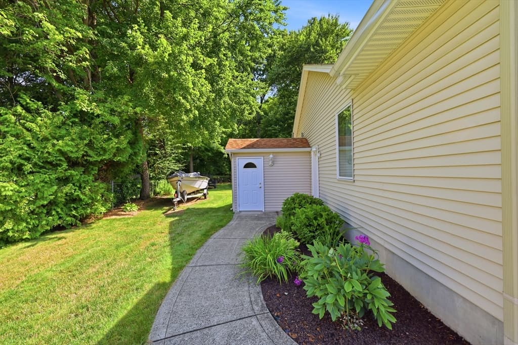 142 Oak Knoll Cir, Ludlow MA 01056 photo 38
