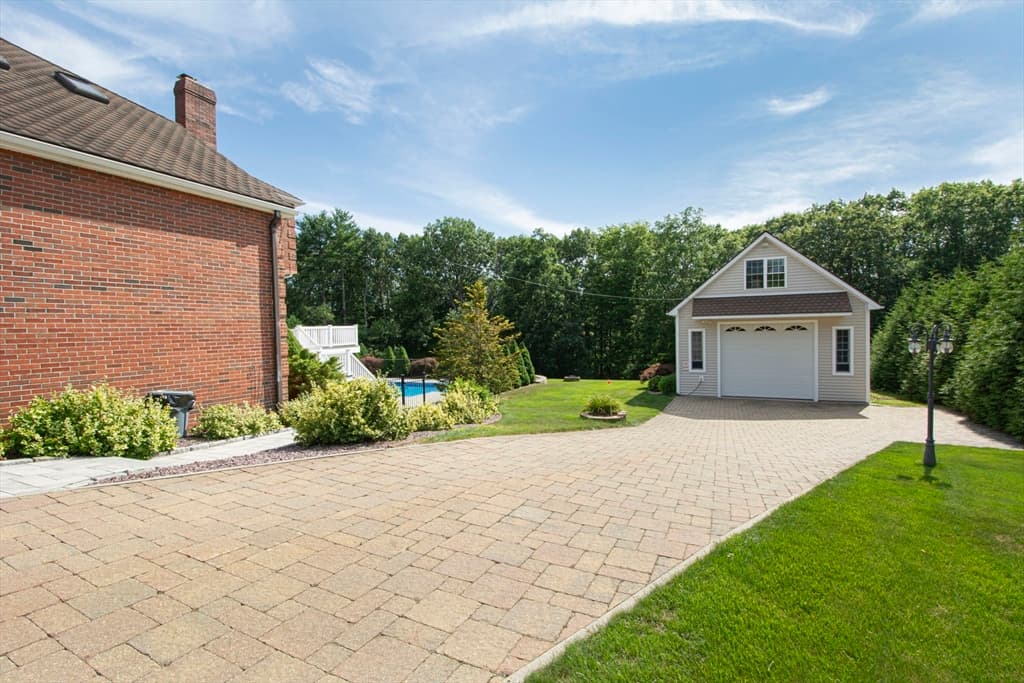 114 Upper Gore Rd, Webster MA 01570 photo 3