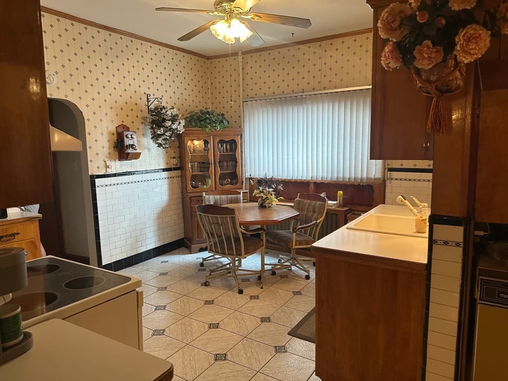 136 Main St, Everett MA 02149 photo 16