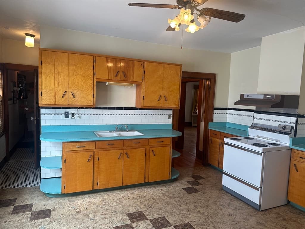 136 Main St, Everett MA 02149 photo 10