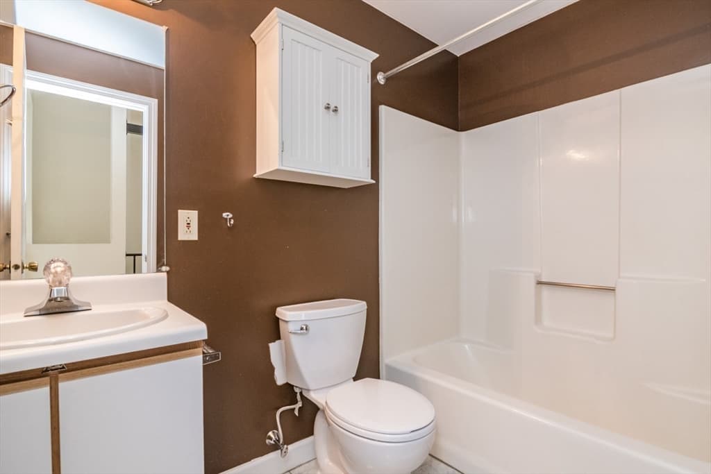 90 Mckinstry Ave # 221, Chicopee MA 01013 photo 11