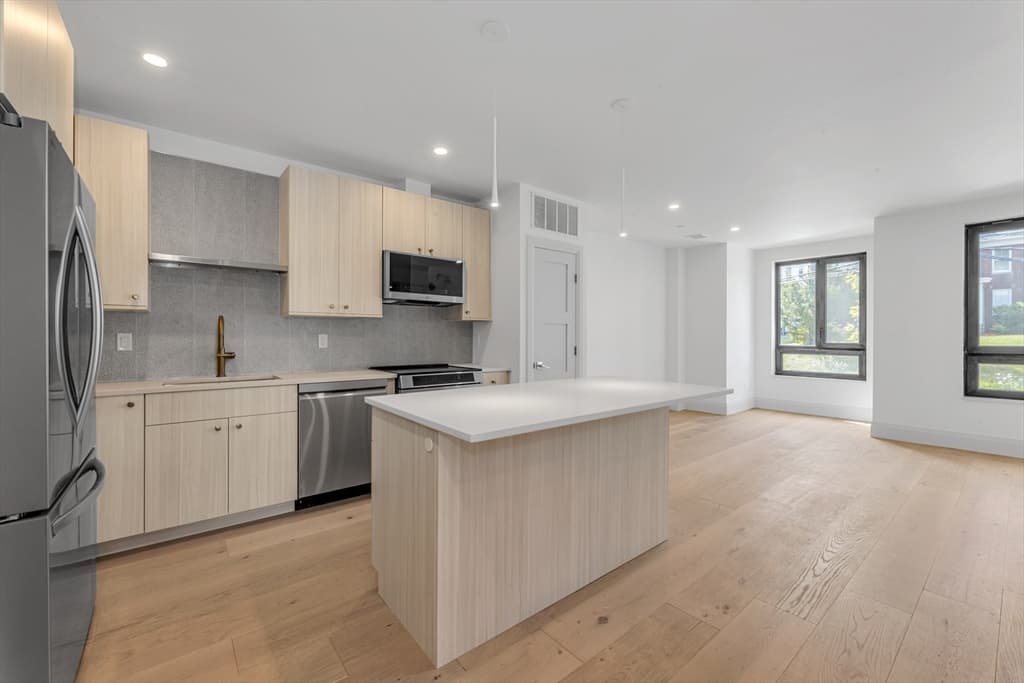 34 Oak Street # 101, Boston MA 02136 photo 2