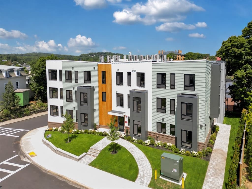 34 Oak Street # 101, Boston MA 02136