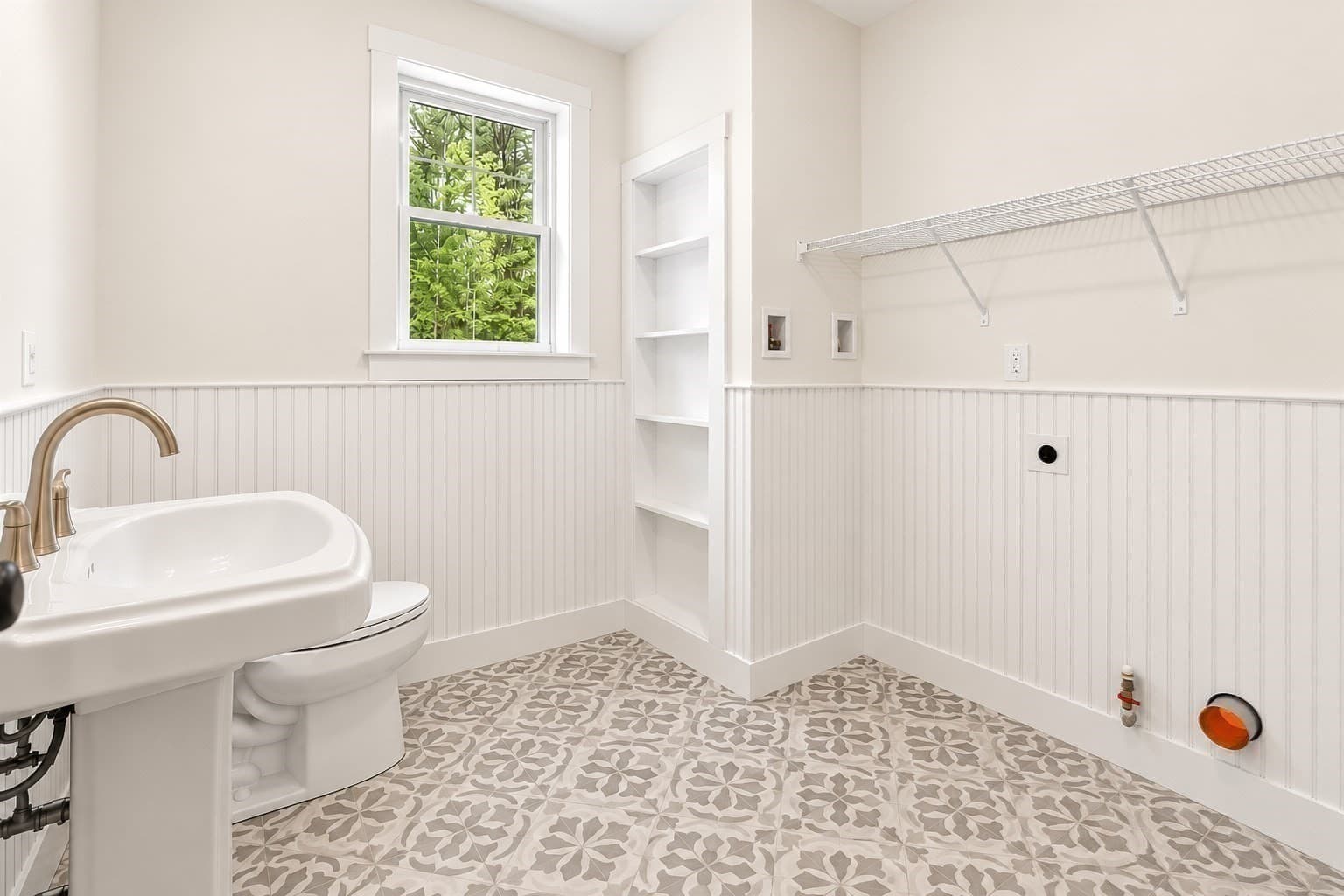 Single Family Residence at 15 Unkety Brook Way, Dunstable MA 01827, photo 9 of 25