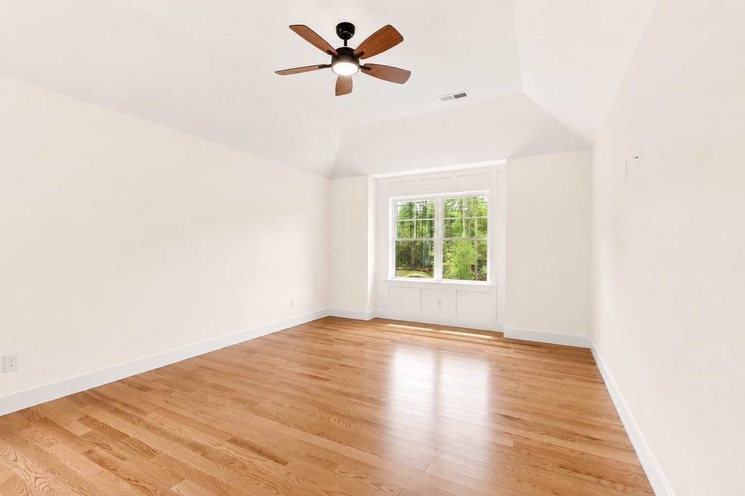 Single Family Residence at 15 Unkety Brook Way, Dunstable MA 01827, photo 18 of 25