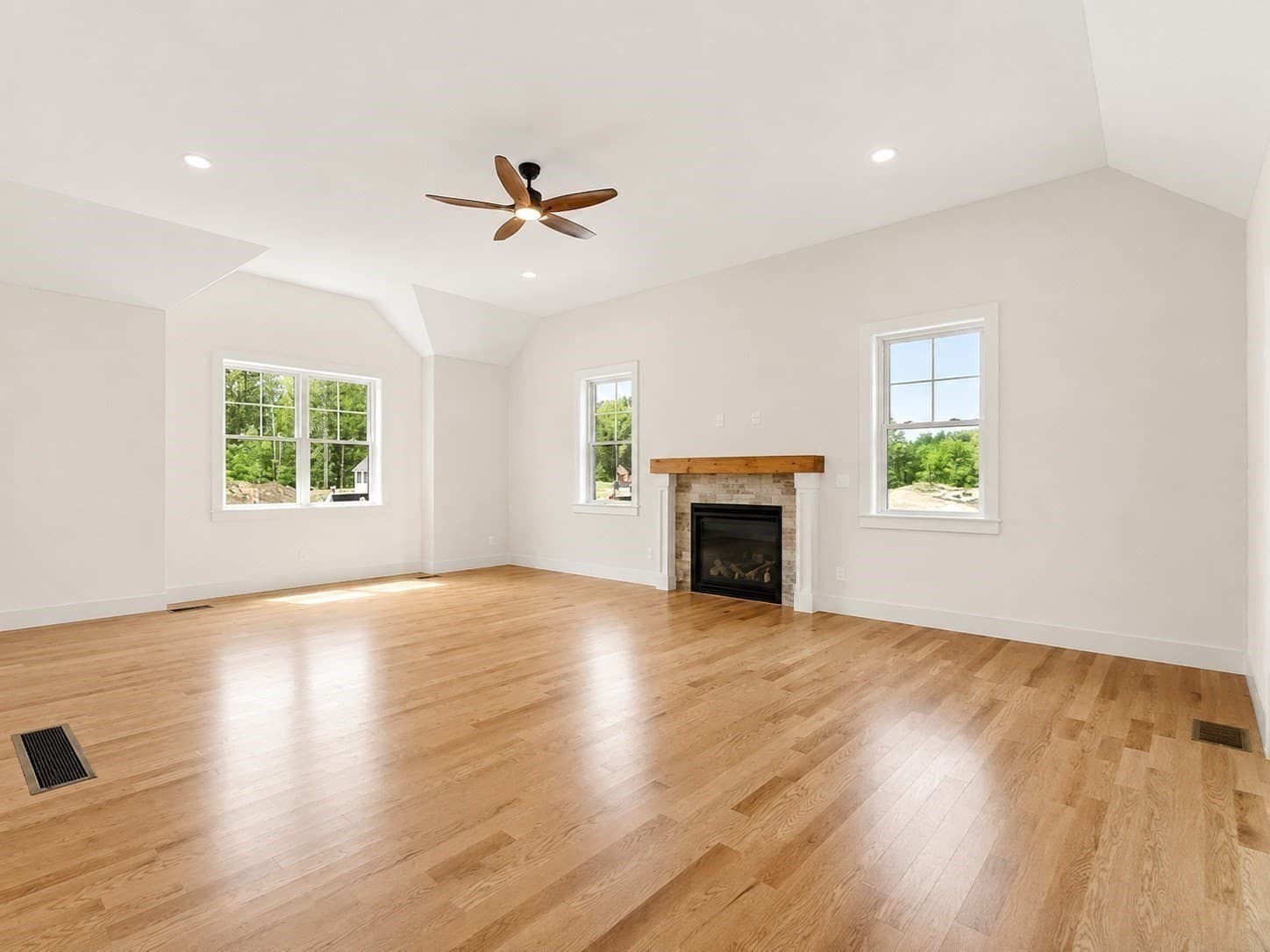 Single Family Residence at 15 Unkety Brook Way, Dunstable MA 01827, photo 11 of 25