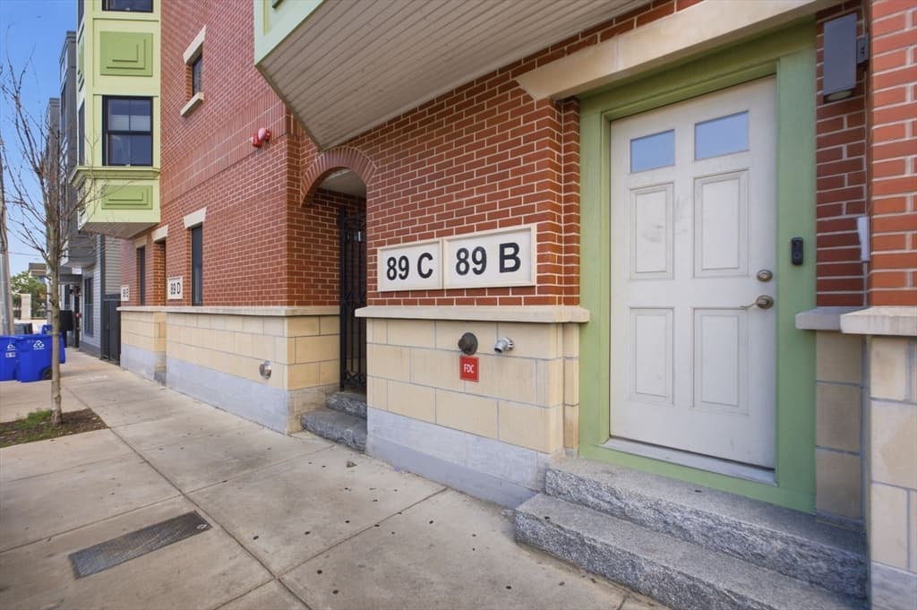 89 Prescott St # B, Boston MA 02128
