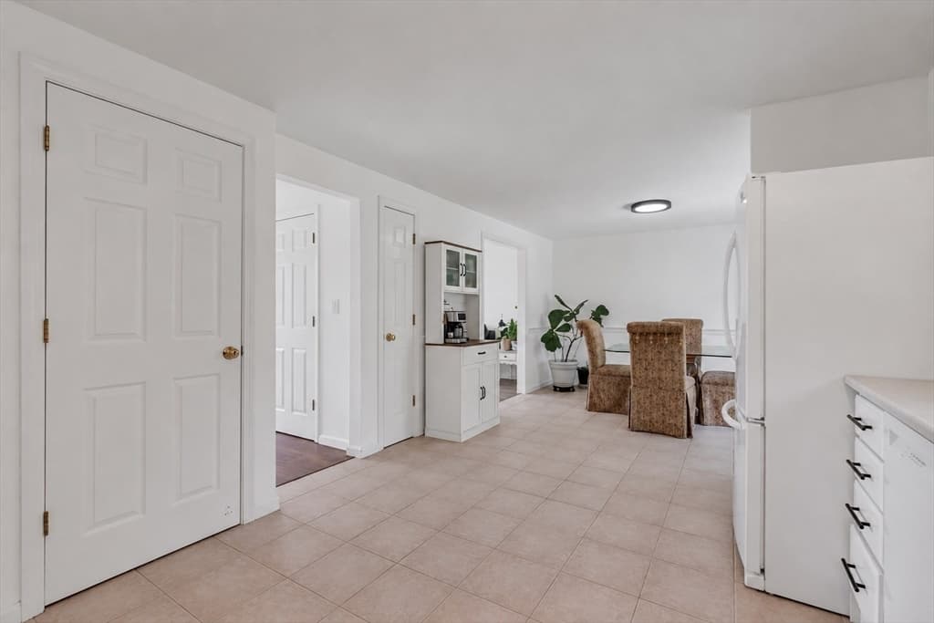 Single Family Residence at 6 Fleuette Drive, Bellingham MA 02019, Bellingham, photo 7 of 41