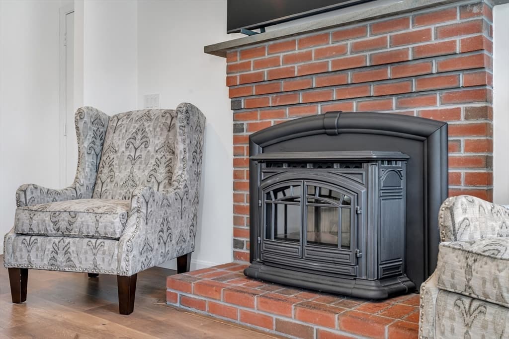 Single Family Residence at 6 Fleuette Drive, Bellingham MA 02019, Bellingham, photo 10 of 41