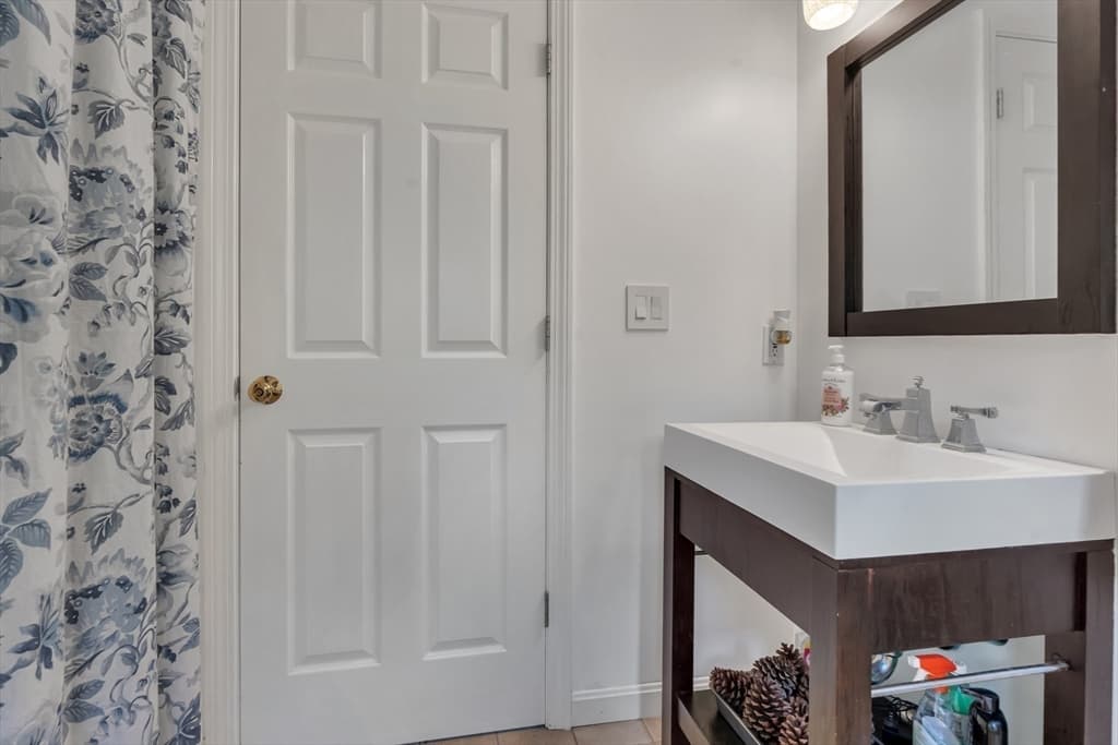 Single Family Residence at 6 Fleuette Drive, Bellingham MA 02019, Bellingham, photo 14 of 41