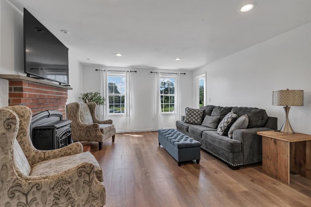 Single Family Residence at 6 Fleuette Drive, Bellingham MA 02019, Bellingham, photo 8 of 41