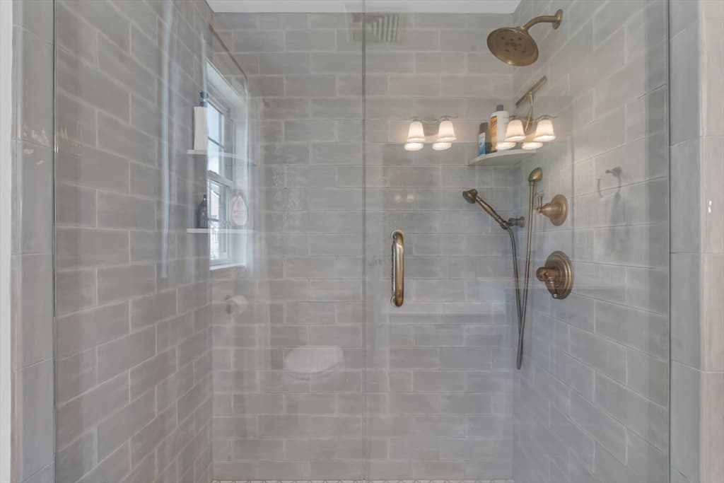 Single Family Residence at 6 Fleuette Drive, Bellingham MA 02019, Bellingham, photo 21 of 41