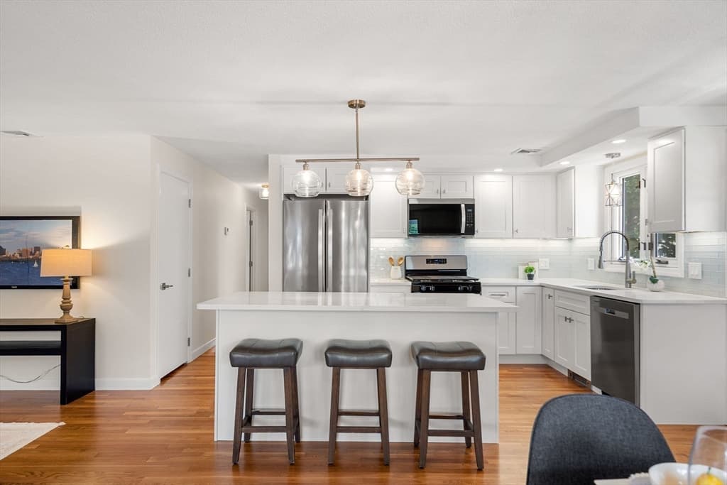 11 Newman St, Revere MA 02151 photo 3