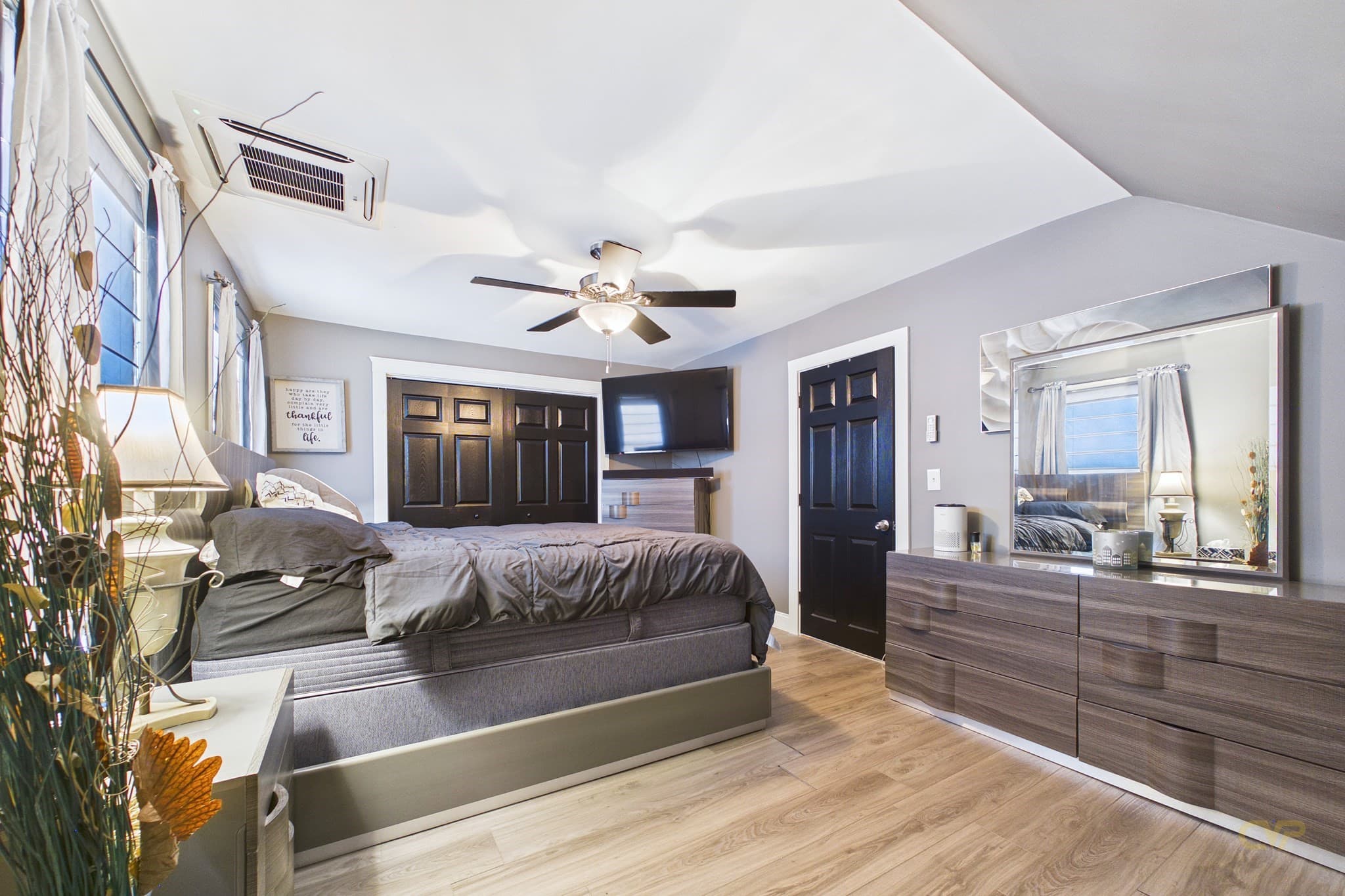 Single Family Residence at 206 Austin St, New Bedford MA 02740, photo 23 of 33