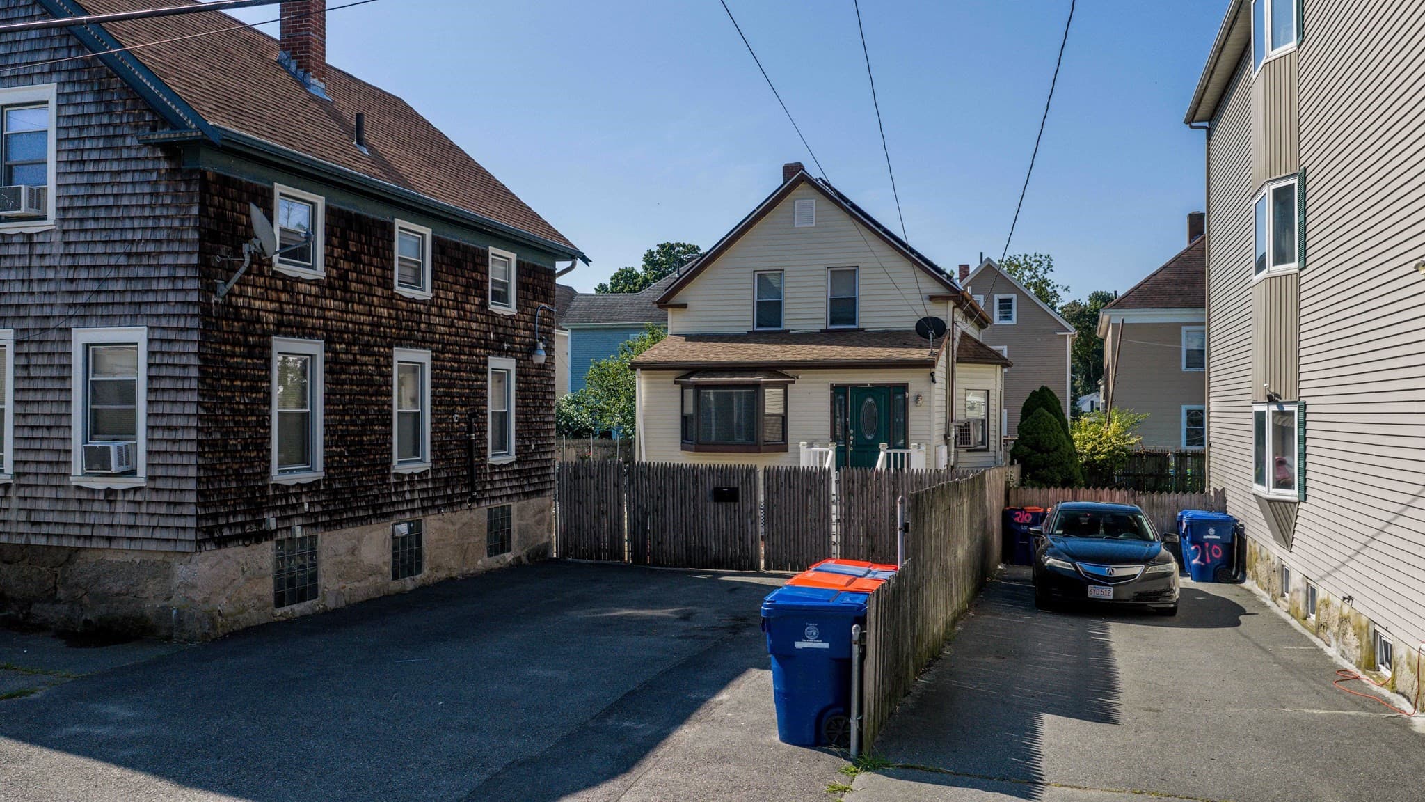 Single Family Residence at 206 Austin St, New Bedford MA 02740, photo 24 of 33