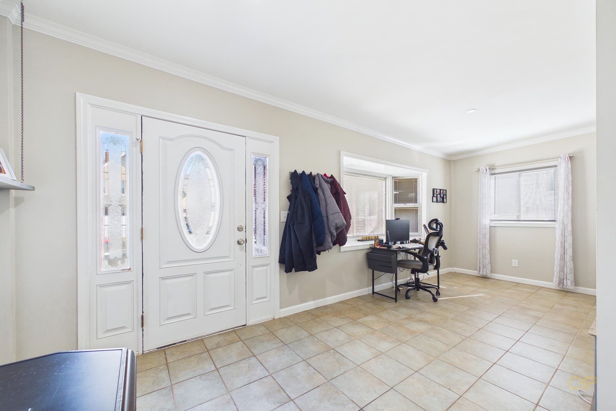 Single Family Residence at 206 Austin St, New Bedford MA 02740, photo 10 of 33