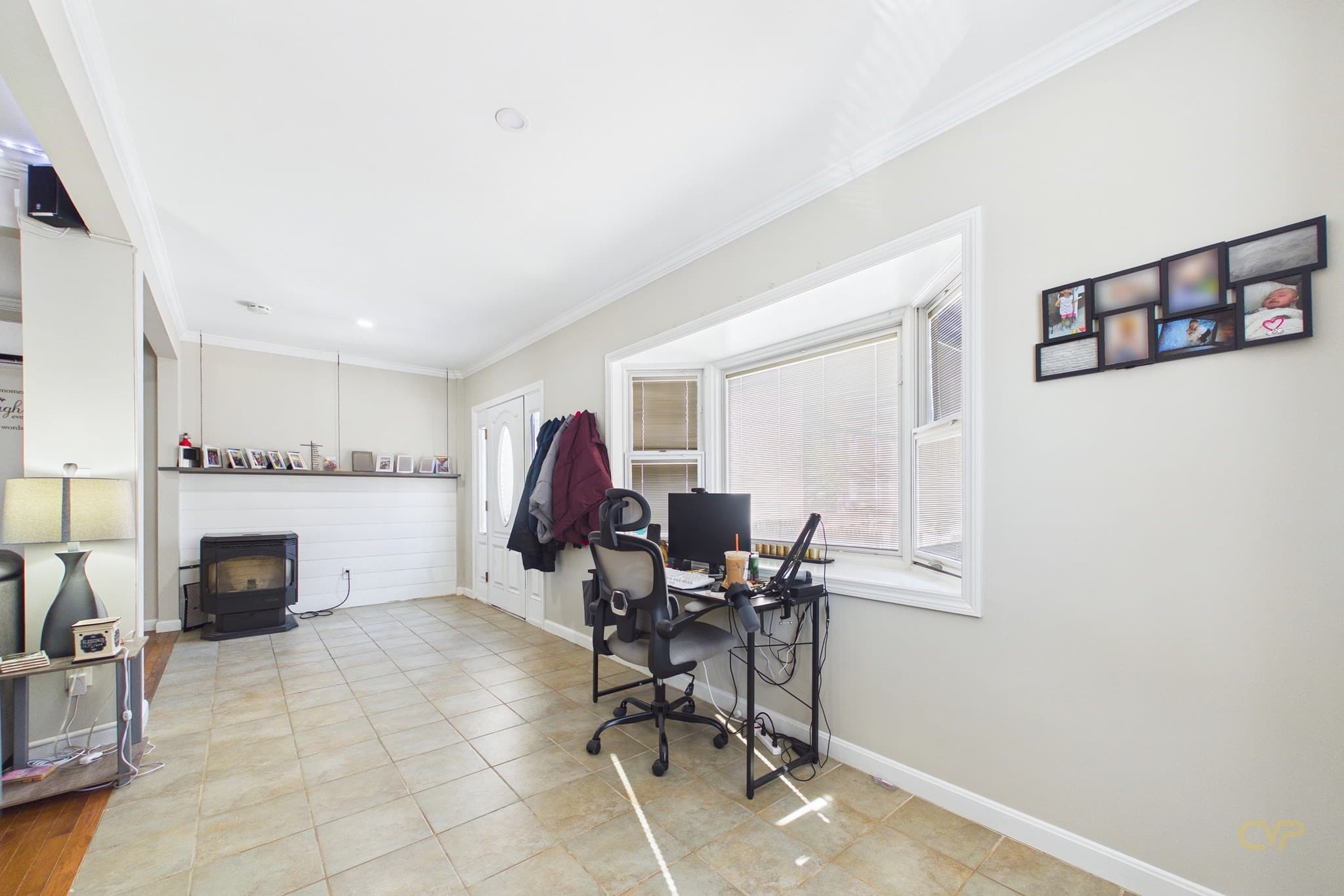 Single Family Residence at 206 Austin St, New Bedford MA 02740, photo 11 of 33