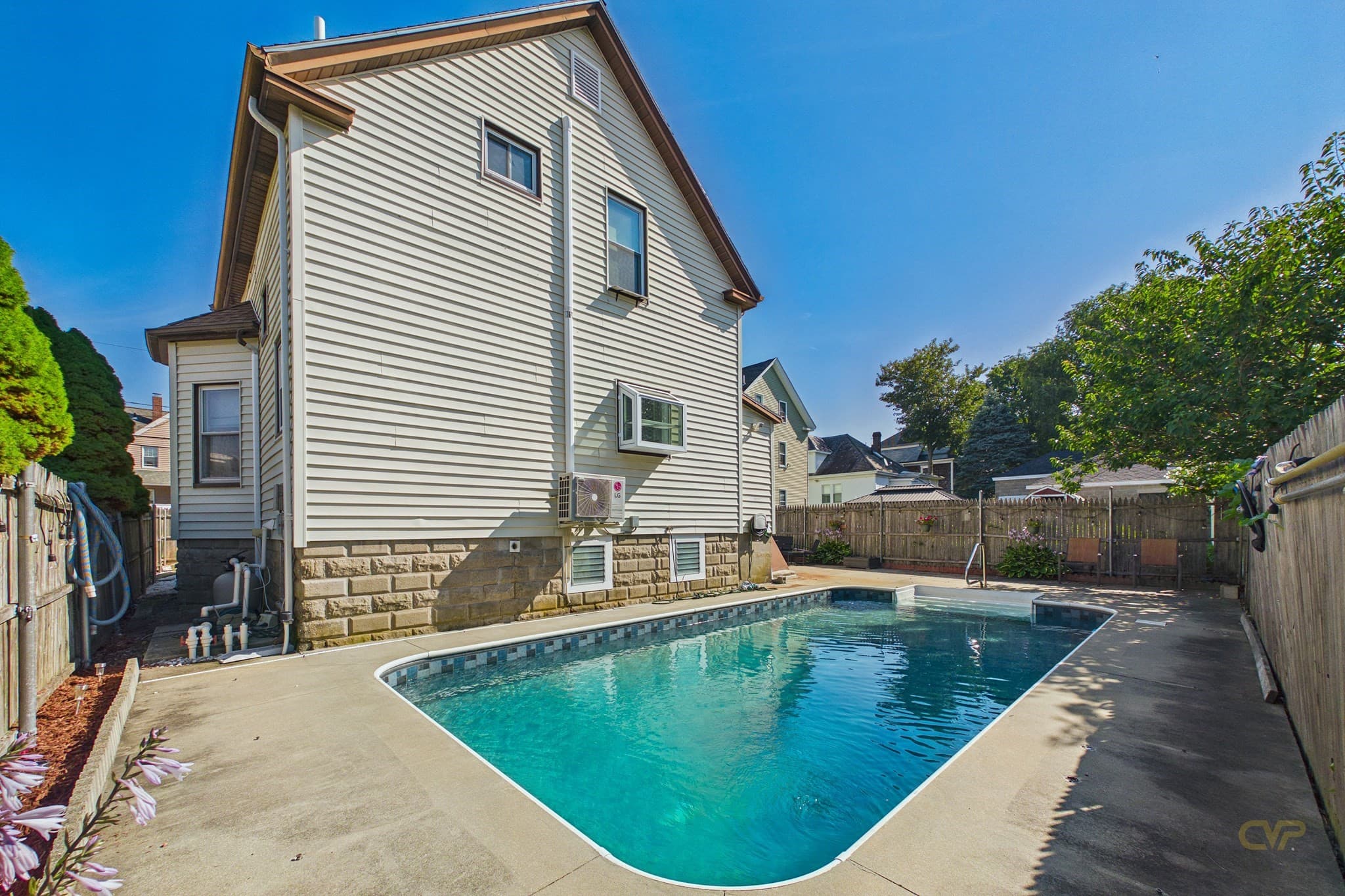 Single Family Residence at 206 Austin St, New Bedford MA 02740, photo 29 of 33