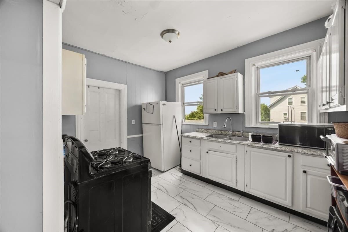 3 Family at 11 Sisson St, Pawtucket RI 02860, photo 22 of 37