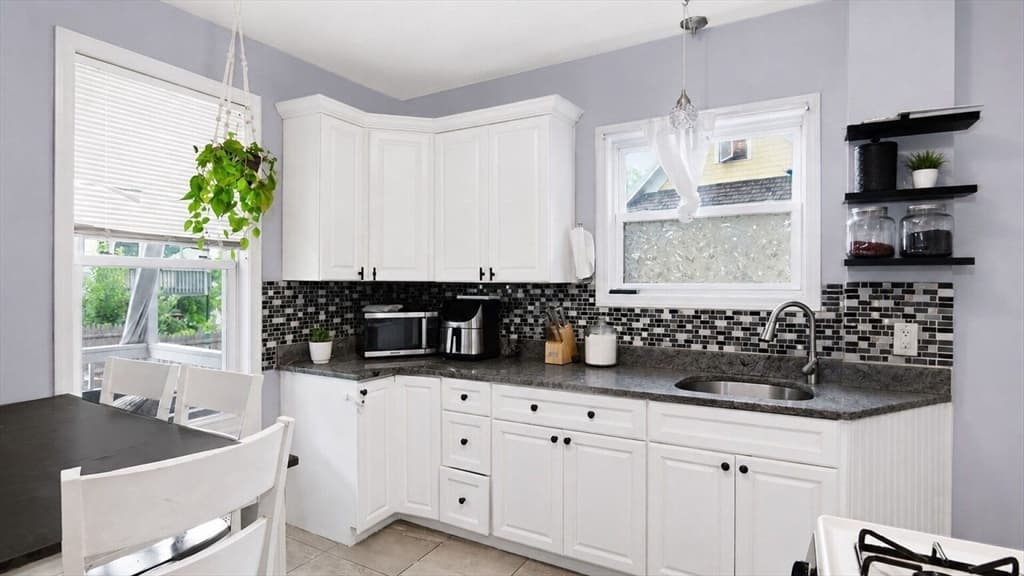 480 E Merrimack St, Lowell MA 01852 photo 7