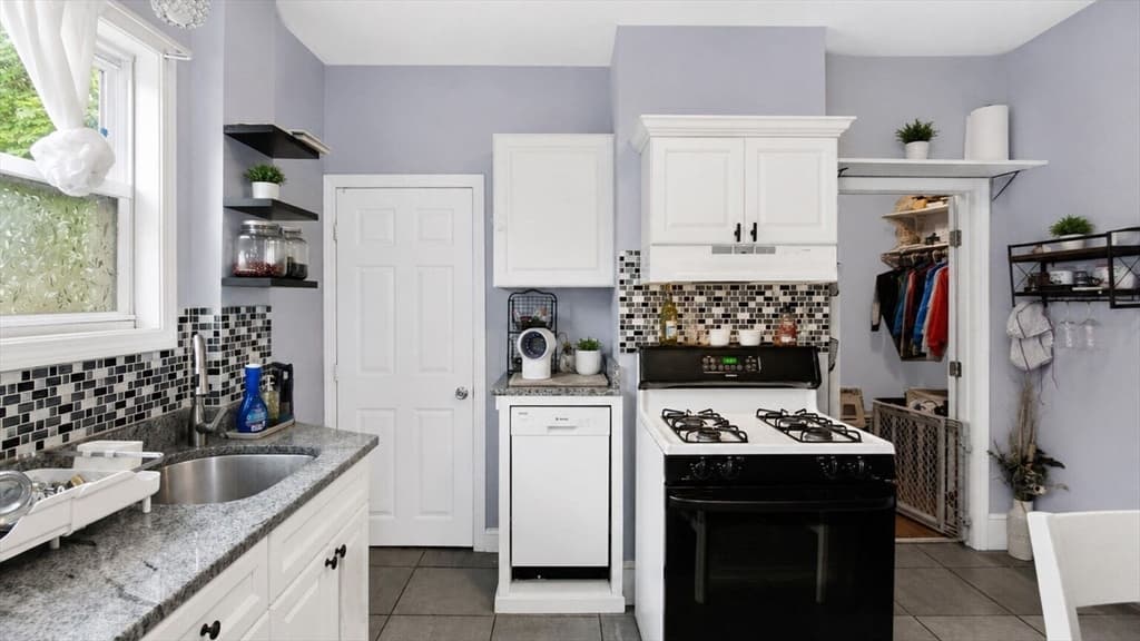 480 E Merrimack St, Lowell MA 01852 photo 8