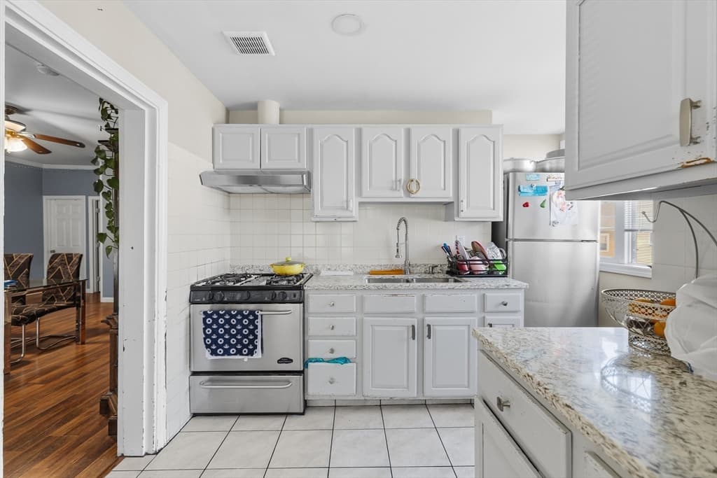 85 Jouvette St, New Bedford MA 02744 photo 3