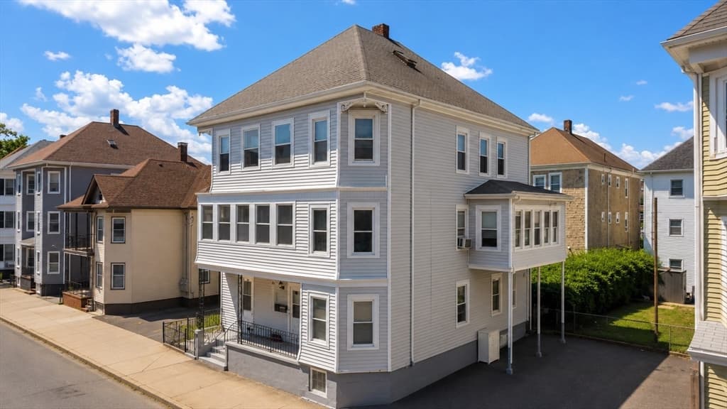 85 Jouvette St, New Bedford MA 02744