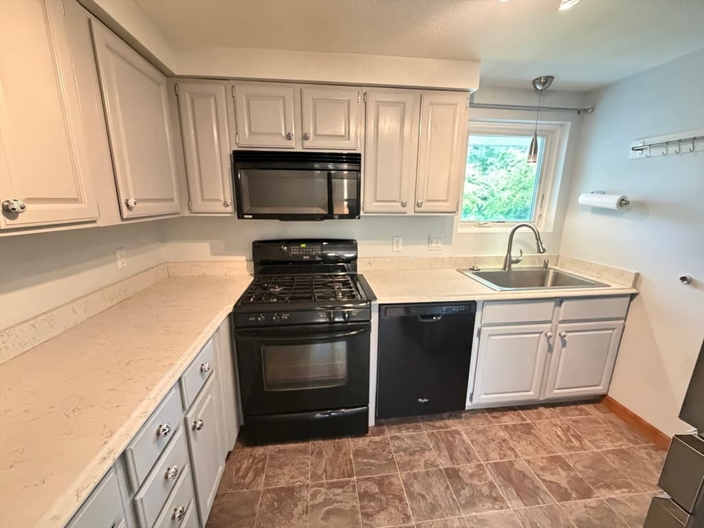 81 Briar Way # 81, Greenfield MA 01301 photo 7