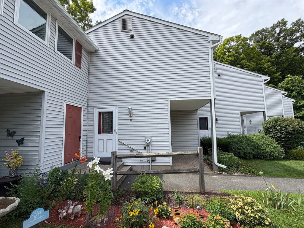81 Briar Way # 81, Greenfield MA 01301 photo 3