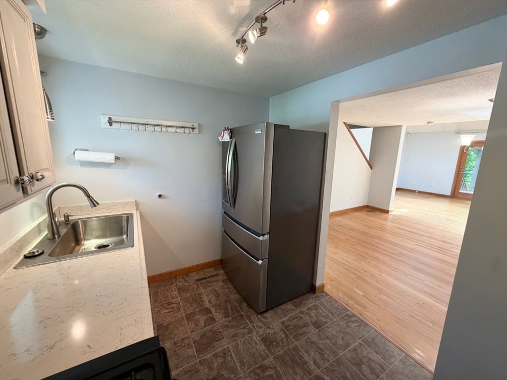 81 Briar Way # 81, Greenfield MA 01301 photo 8