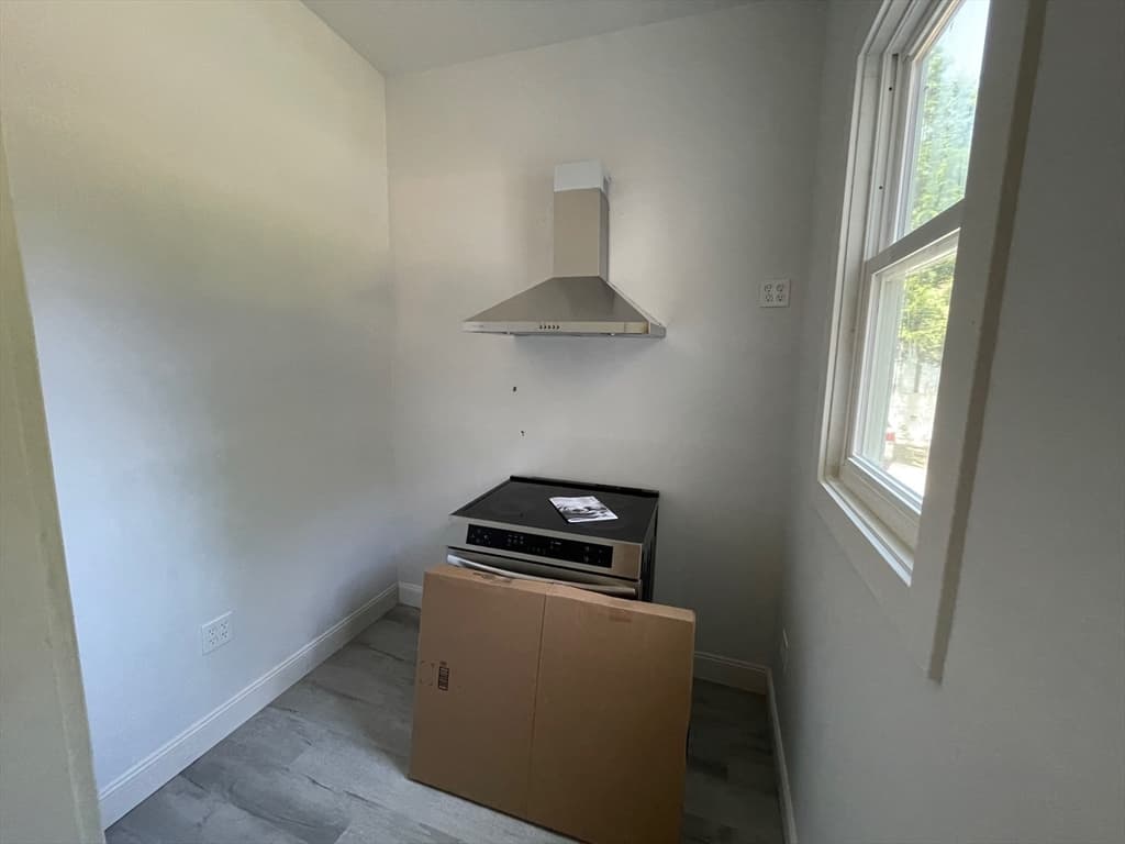 328 Highland St, Worcester MA 01608 photo 16