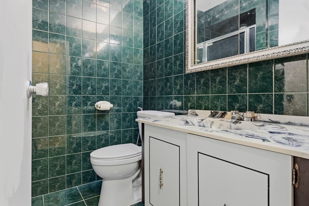 1002 Paradise Rd # 1C, Swampscott MA 01907 photo 13