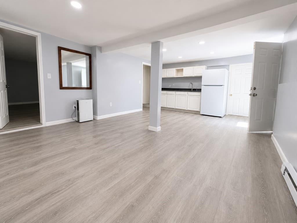 212 Vernon St, Worcester MA 01607 photo 5