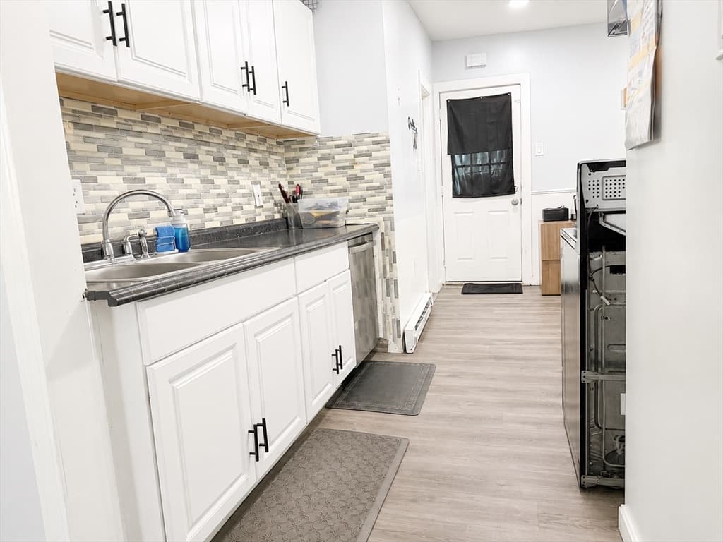 212 Vernon St, Worcester MA 01607 photo 11