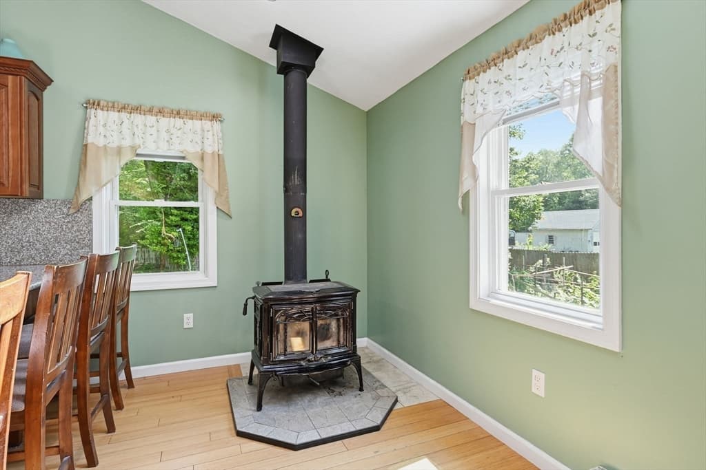 160 East St, South Hadley MA 01075 photo 9
