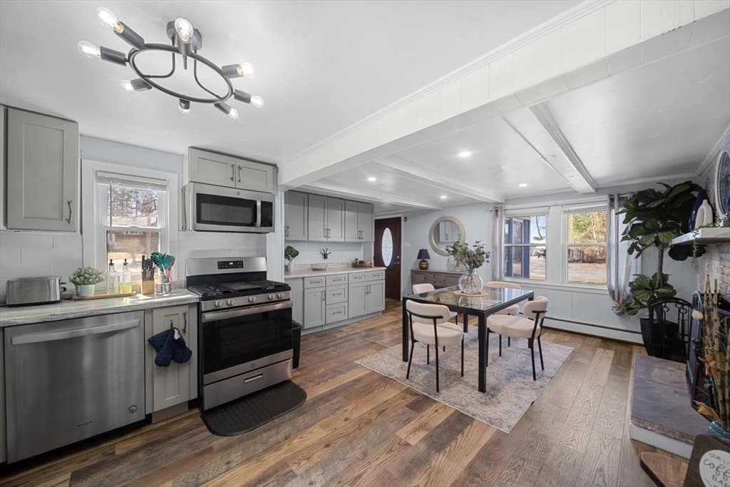 101 Annawon Dr, Halifax MA 02338