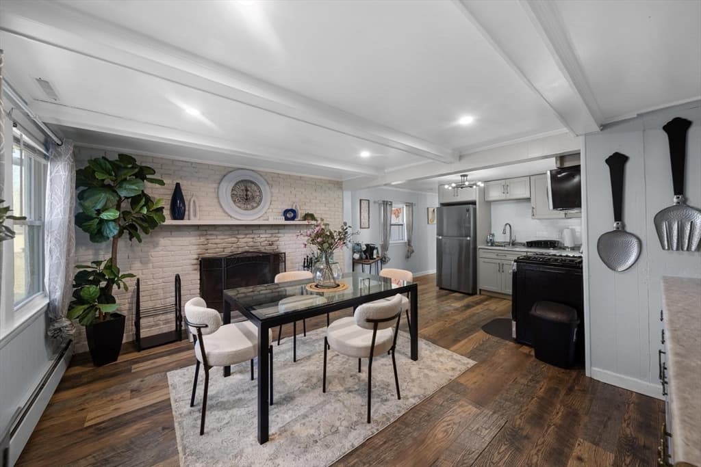 Single Family Residence at 101 Annawon Dr, Halifax MA 02338, Halifax, photo 10 of 16