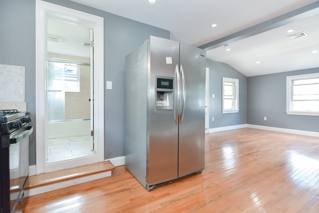 27 Houghton St, Boston MA 02122 photo 16