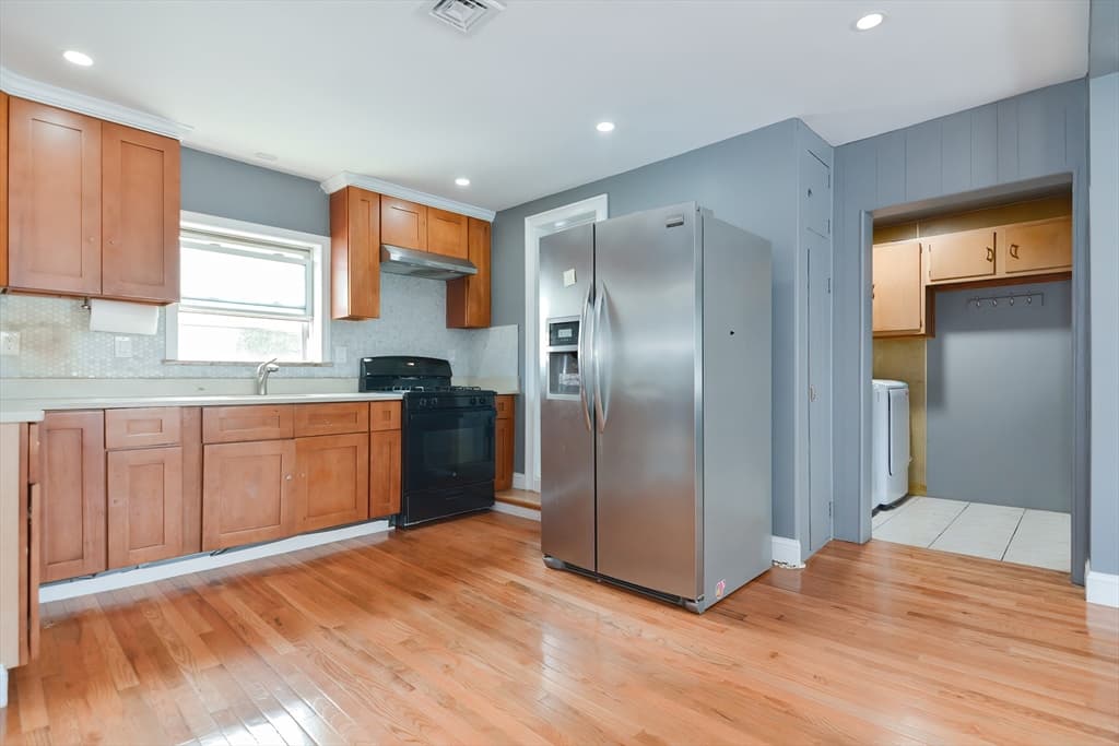 27 Houghton St, Boston MA 02122 photo 12