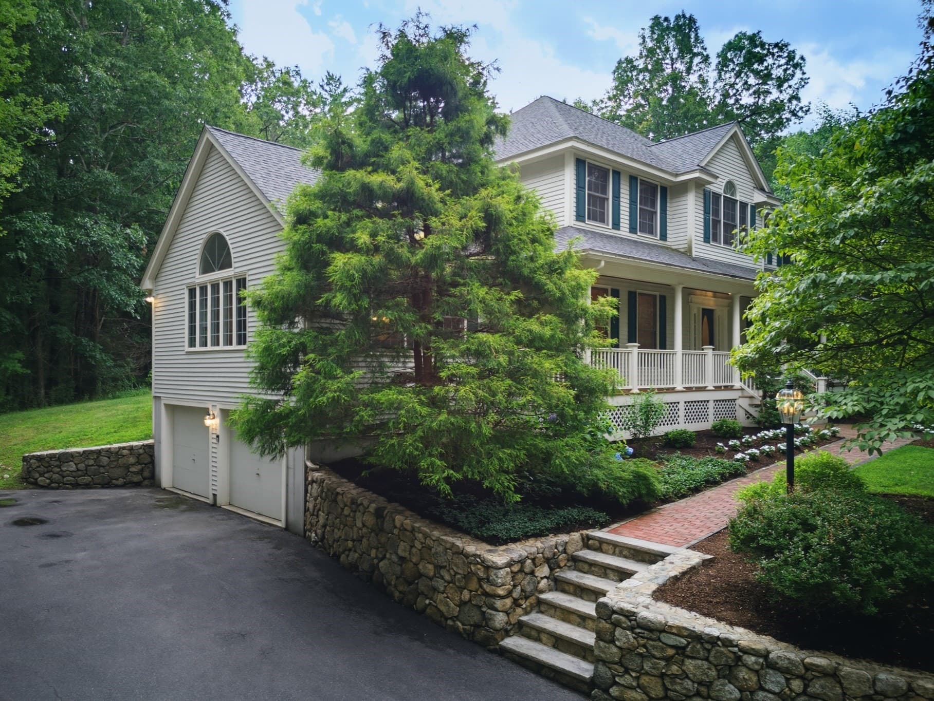 27 Great Pond Dr, Boxford MA 01921