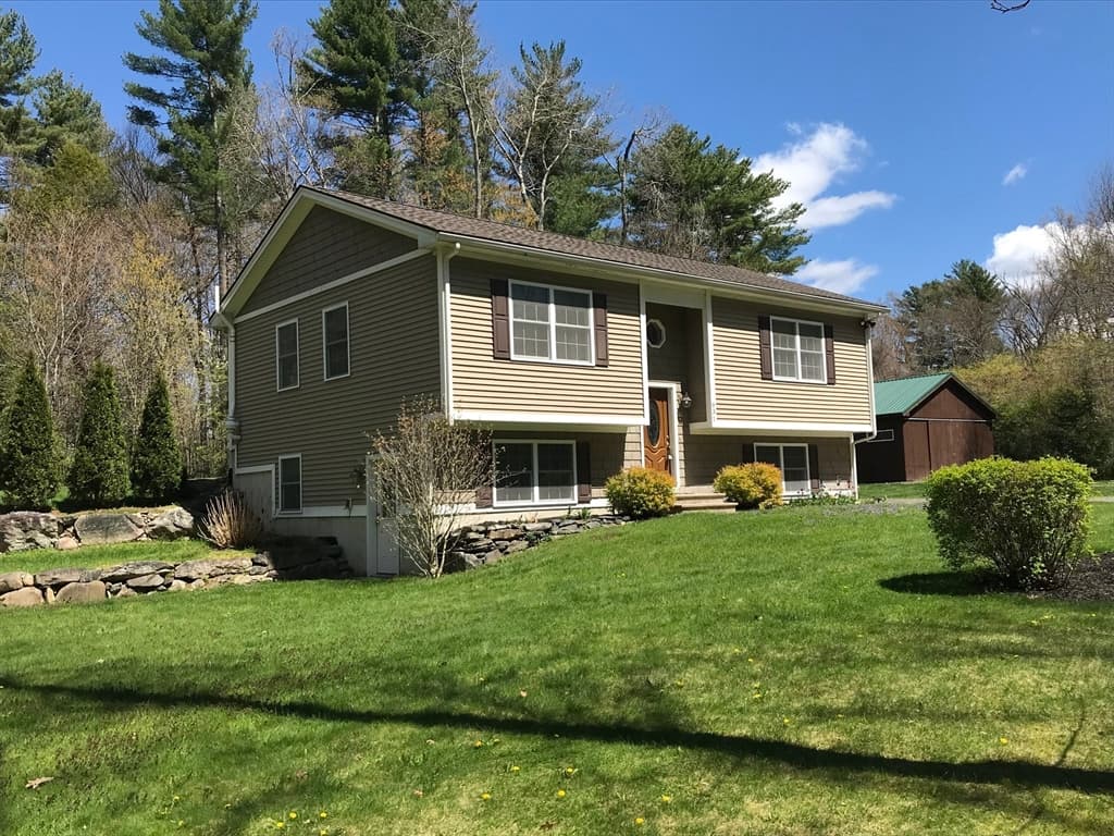 631 Warren Wright Rd, Belchertown MA 01007