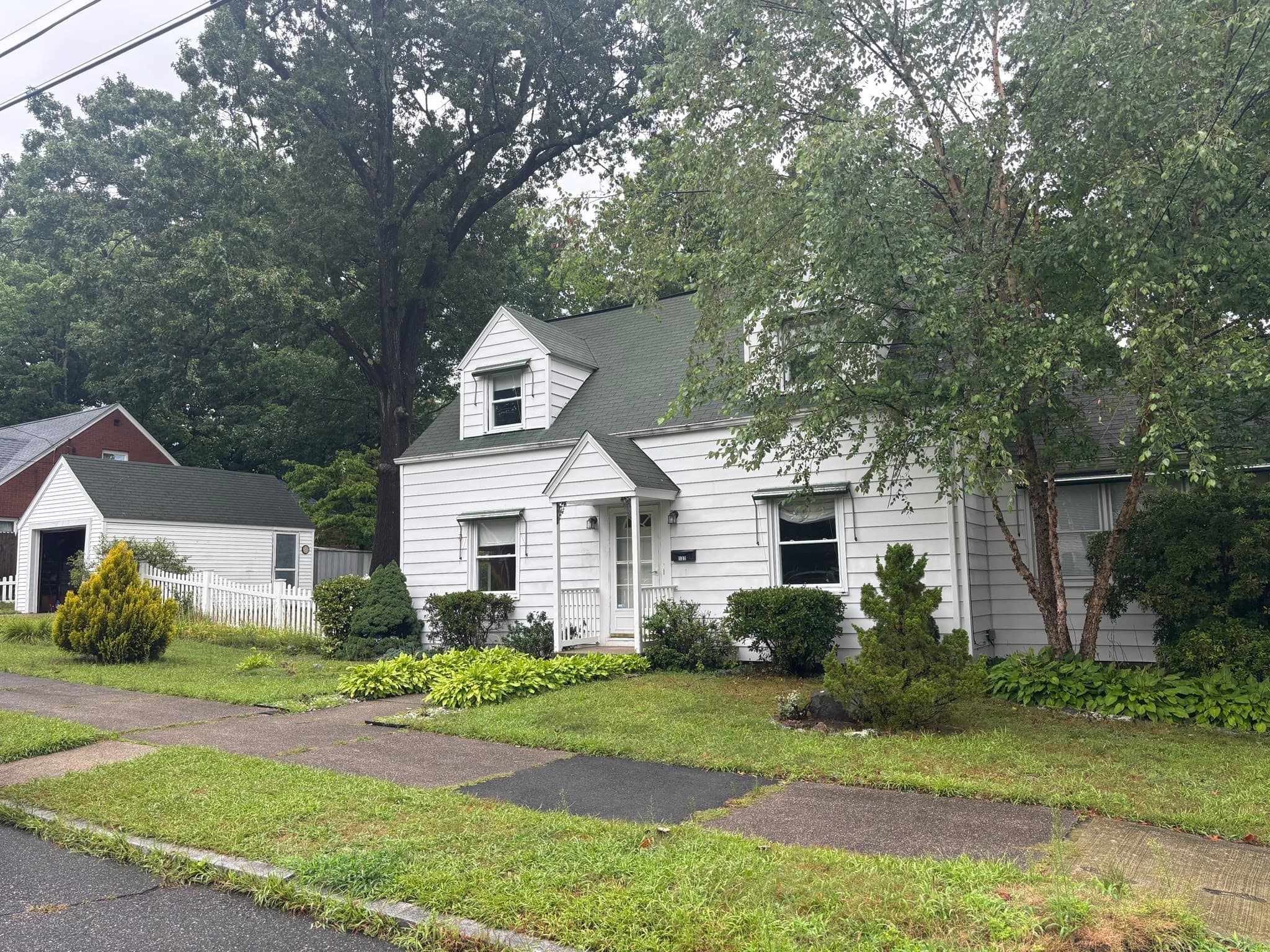 Single Family Residence at 137 Appleton St, Springfield MA 01108, Springfield, photo 3 of 35