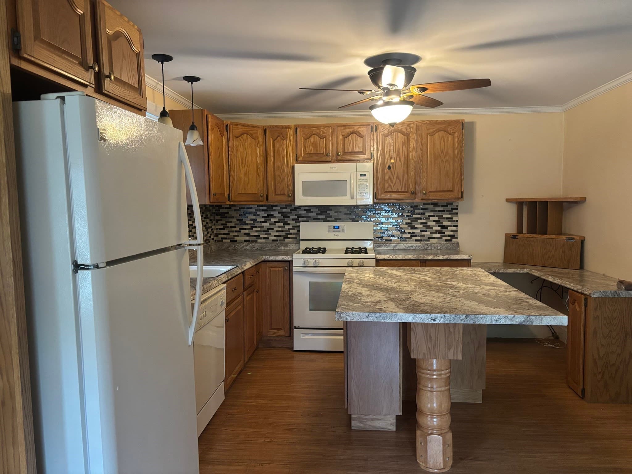 Single Family Residence at 137 Appleton St, Springfield MA 01108, Springfield, photo 9 of 35