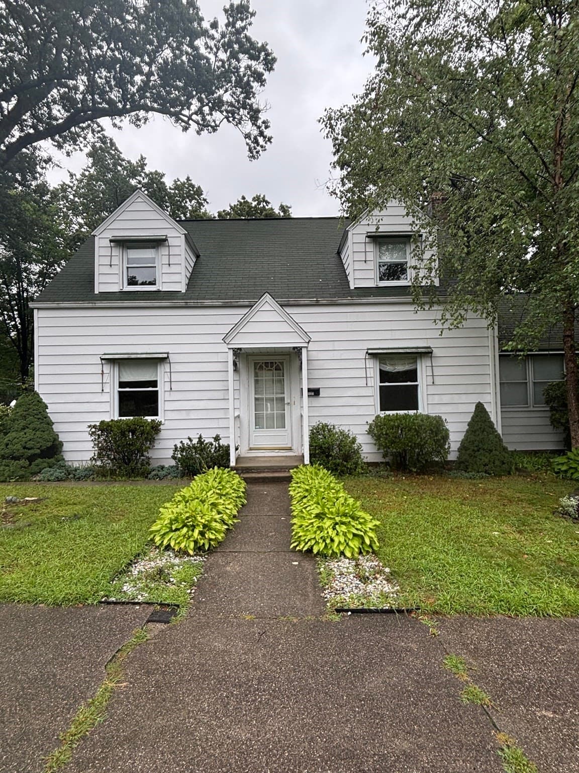Single Family Residence at 137 Appleton St, Springfield MA 01108, Springfield, photo 4 of 35