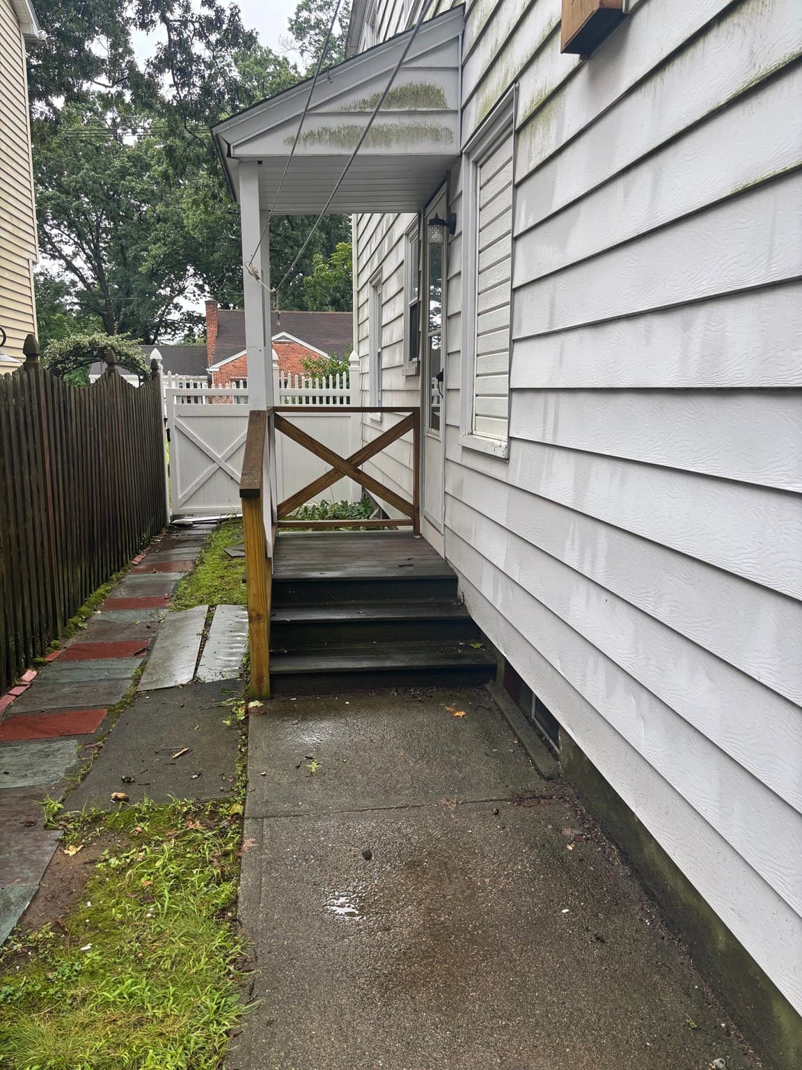 Single Family Residence at 137 Appleton St, Springfield MA 01108, Springfield, photo 8 of 35