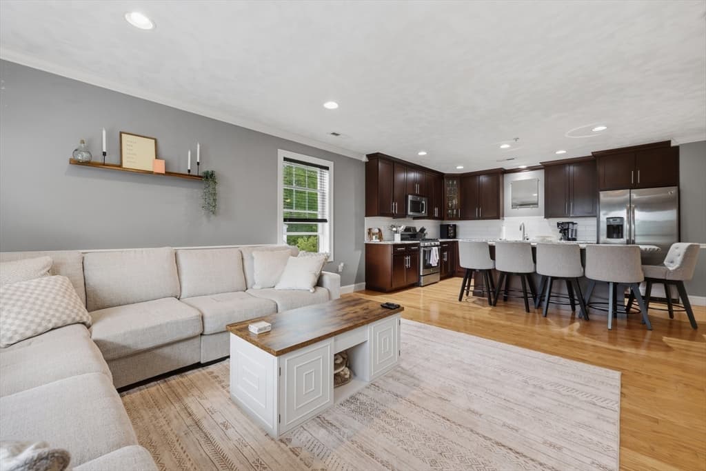 15 Church Street # 204, Wilmington MA 01887